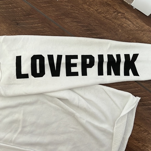 White crewneck from PINK Victoria’s Secret - Picture 2 of 3